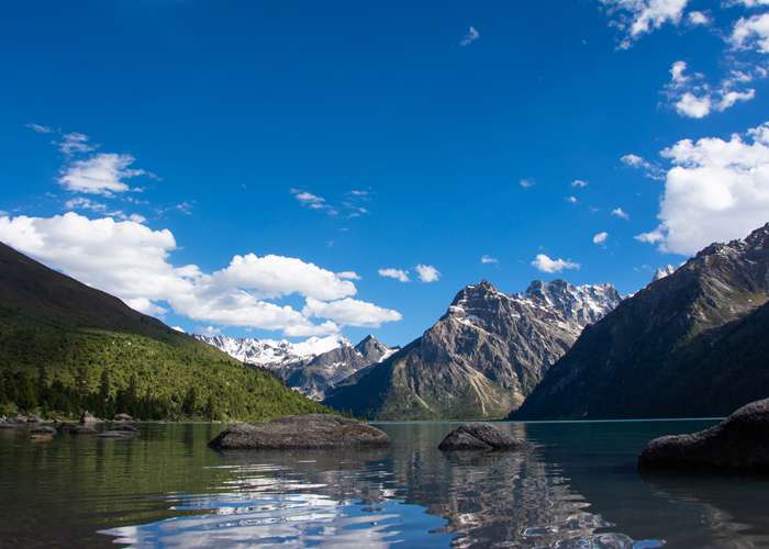 成都租大巴车，一天到底要花多少钱？别被低价坑了！-第1张图片-成都租车公司